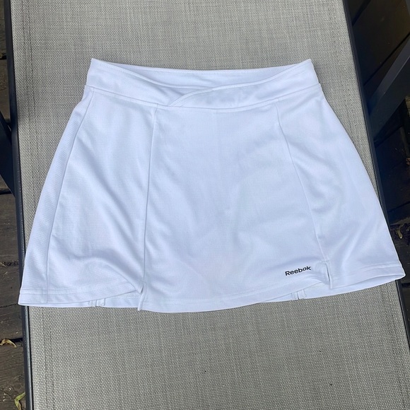 Reebok White Tennis/Golf Skirt with Built in Shorts 🎾 - Picture 1 of 4